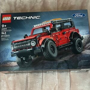 LEGO Technic Ford Bronco - Bold Red